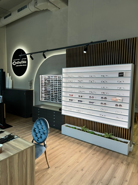 Zdjęcie na okładce dla OneDayClinic Strzegomska - Optyk, Okulista, Salon Optyczny